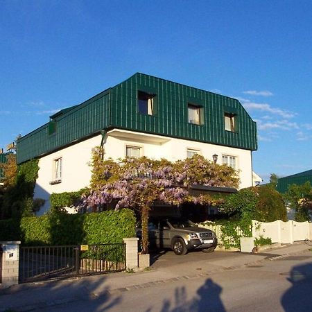 Pension Haus Böhm Gumpoldskirchen Exterior foto